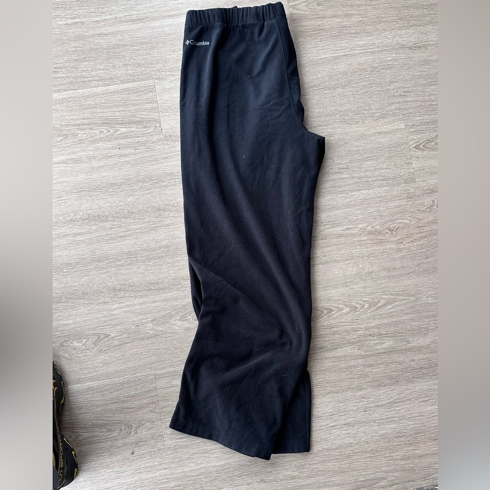 7/10. Men’s Columbia fleece pants. Super warm. Size XL